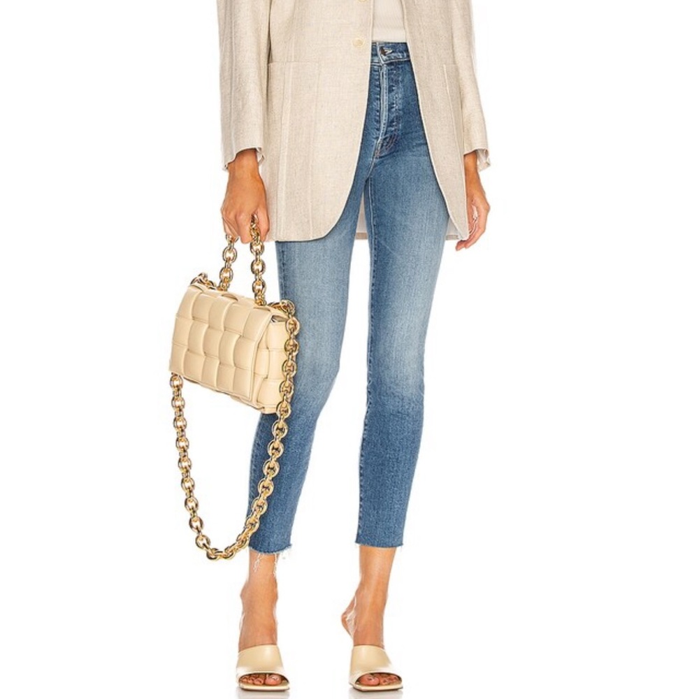 MOTHER The Stunner Ankle Fray Jeans